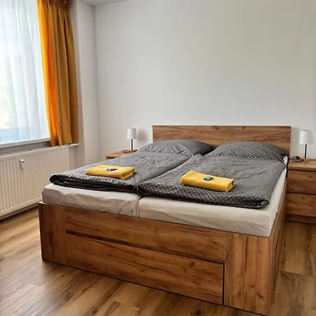 Luxusný Levice