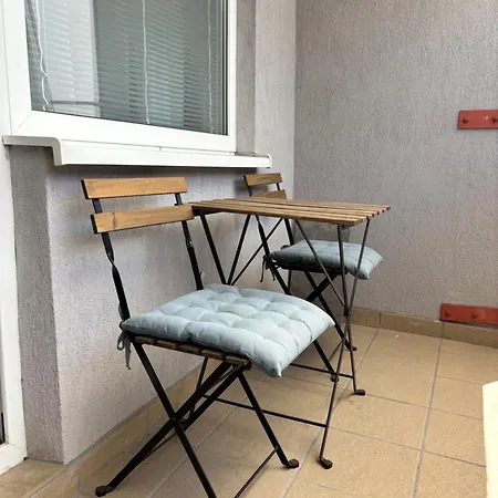 Luxusný * Levice